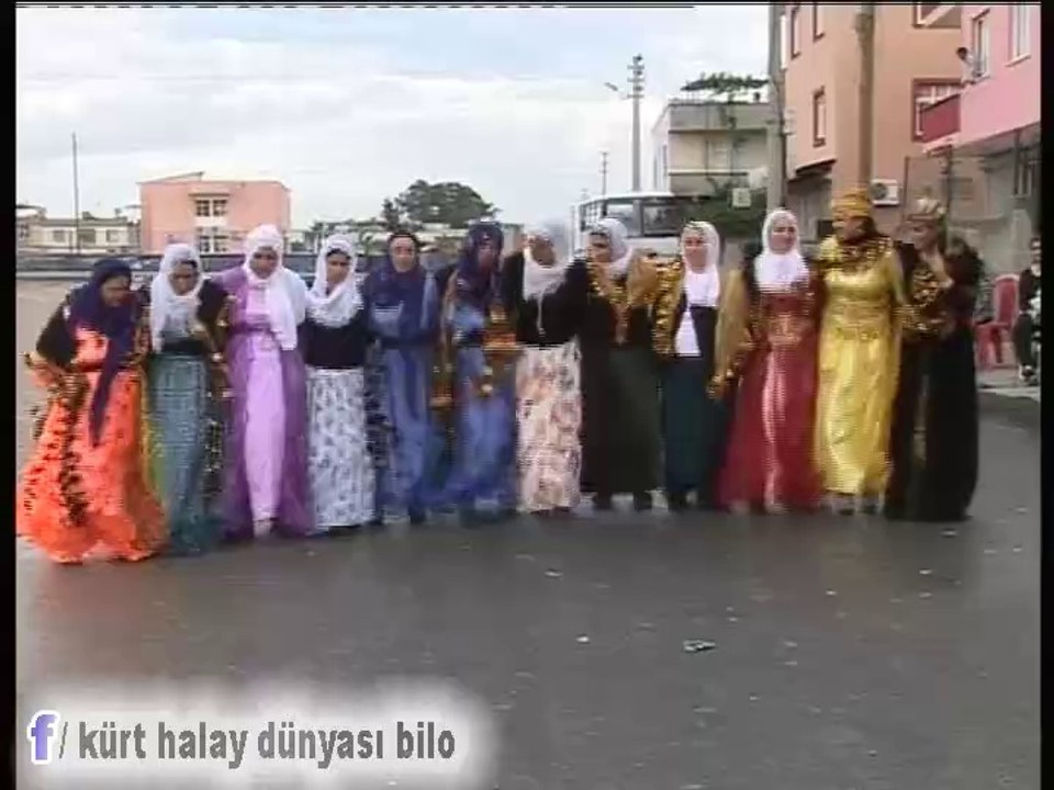 TEYZELER ÇOK GÜZEL OYNUYORLAR PÎREKÊ CİZRÊ TEYZELER ÇOK GÜZEL OYNUYORLAR PÎREKÊ CİZRÊ oyun tarzı gulê