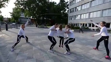 Muhteşem İp Atlama Gösterisi