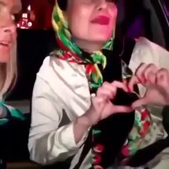 Siz Siz Olun Araba Sürerken Video Çekmeyin!