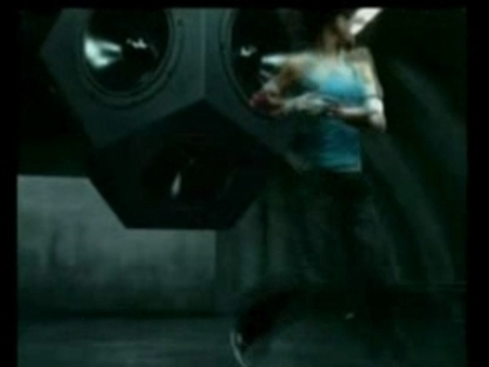 Woman break dancer - pub Nike 2005