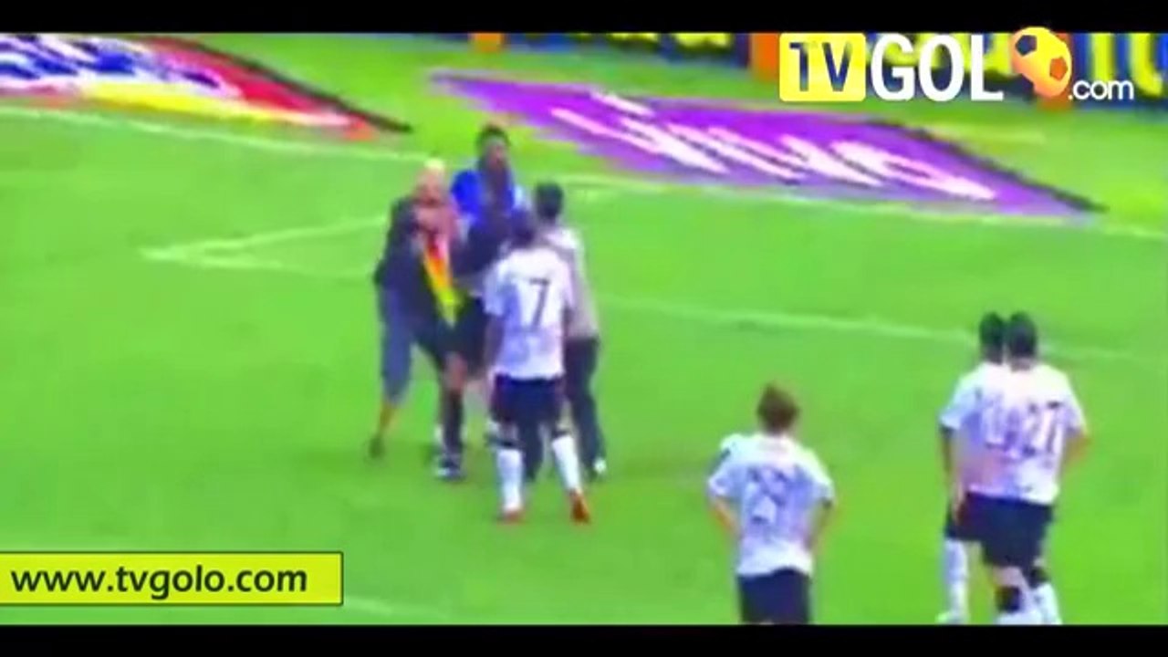 Comedy Football 2009 - (part 2 2) - Funny, humor and bizarre soccer from 2009