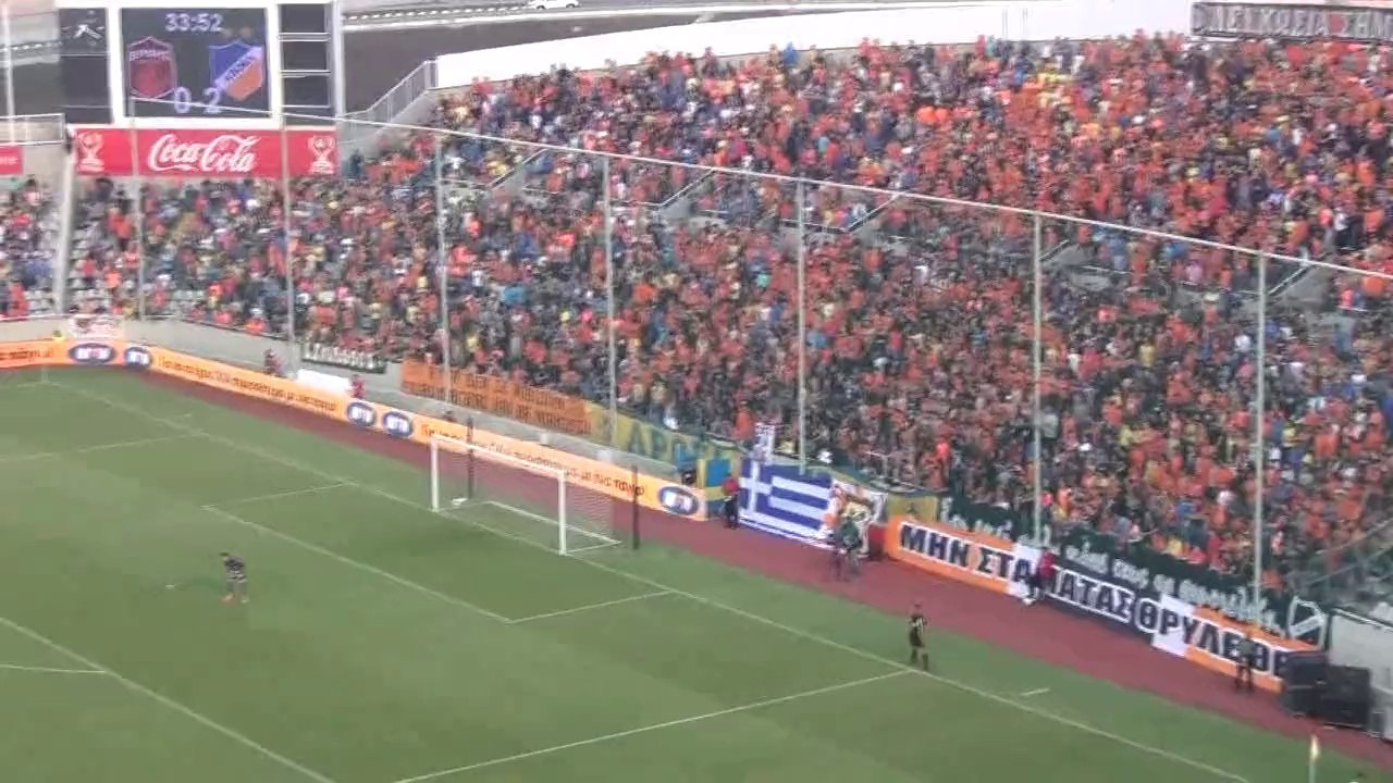 Φάσεις και πλάνα από την κερκίδα