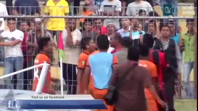 Footballer Akli Fairuz dies after being injured in Indonesian Premier League match