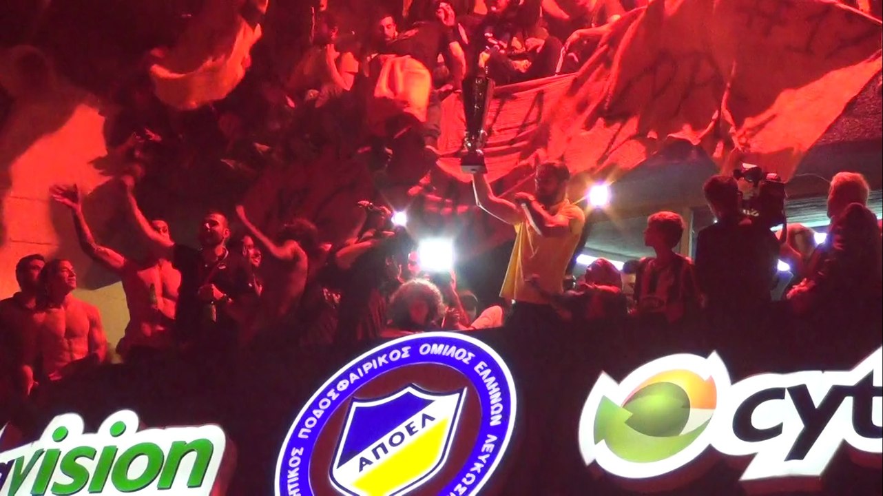 Ο Σέρινταν με το κύπελλο