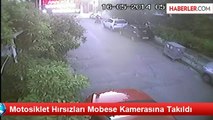 Motosiklet Hırsızları Mobese Kamerasına Takıldı