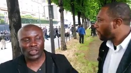 Devant l'ambassade de la RDC à Paris, le Peripherique bloqué par les combattants
