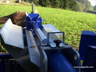 Holzspalter mit 30 t Spaltkraft beim Holzspalten - Liegendspalter von Binderberger