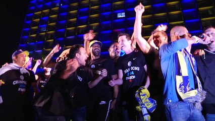 Tel Aviv rolls out yellow carpet for new champs!