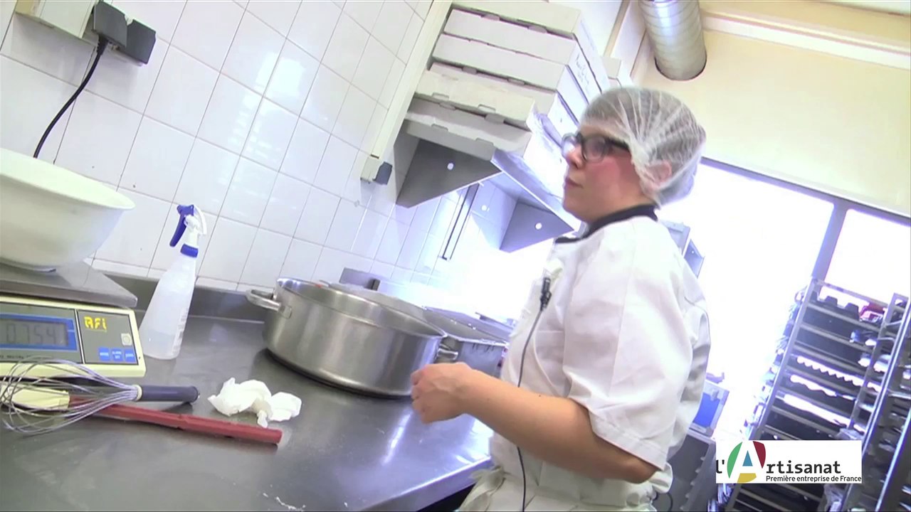 Choisir l'artisanat, un bel exemple avec Mathilde, apprentie pâtissière.