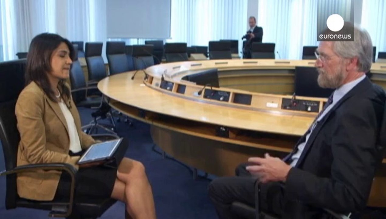 ECB under stimulus pressure as eurozone prices fall further, growth eases