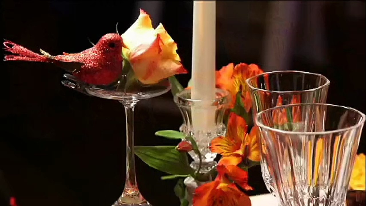 Une table chic sublimée par la couleur orange