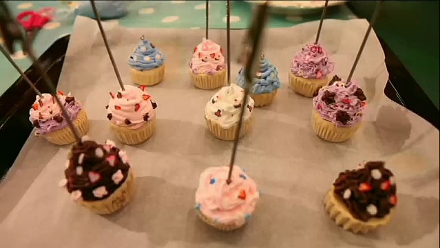 Réaliser des marque-places gourmands avec de la pâte polymère