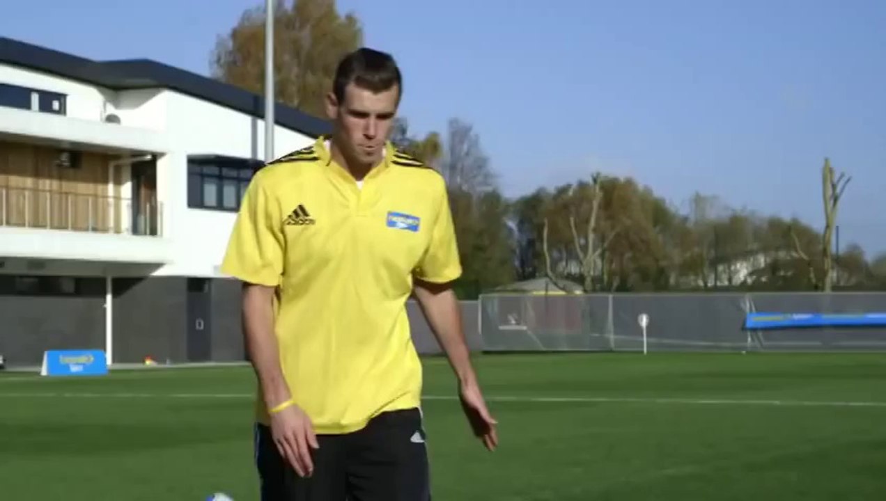 Tutorial freekick by Gareth Bale