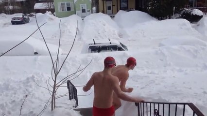 Kara çıplak atlamak