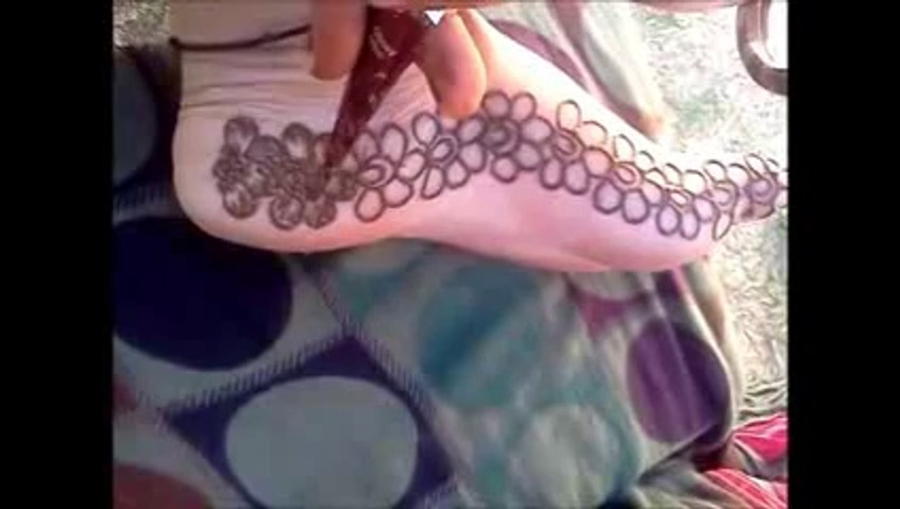 FOOT  MEHANDI DESIGN