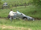 Un Audi a ajuns intr-un sant pe traseul Chisinau-Balti Soferul nevatamat VIDEO