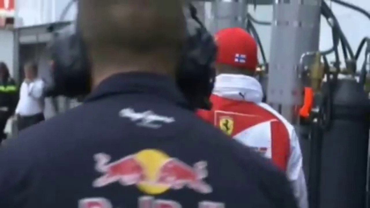 Vettel manque d'écraser Raikkonen