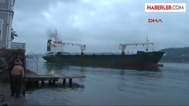 Kuru Yük Gemisi Boğaz'da Karaya Oturdu