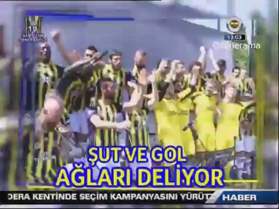 Fenerbahçeli Futbolcuların "YAŞA FENERBAHÇE" Performansı