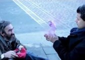 Magician Brings Smile to the Face of a Homeless Man