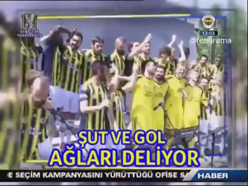 Fenerbahçeli futbolcular "YAŞA FENERBAHÇE" marşını söyledi