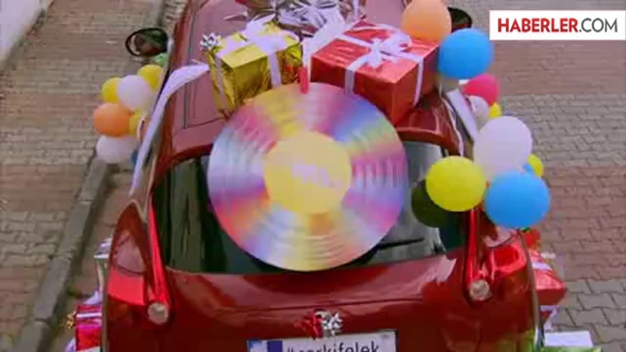 Çarkıfelek İlker Ayrık'la Geri Dönüyor!