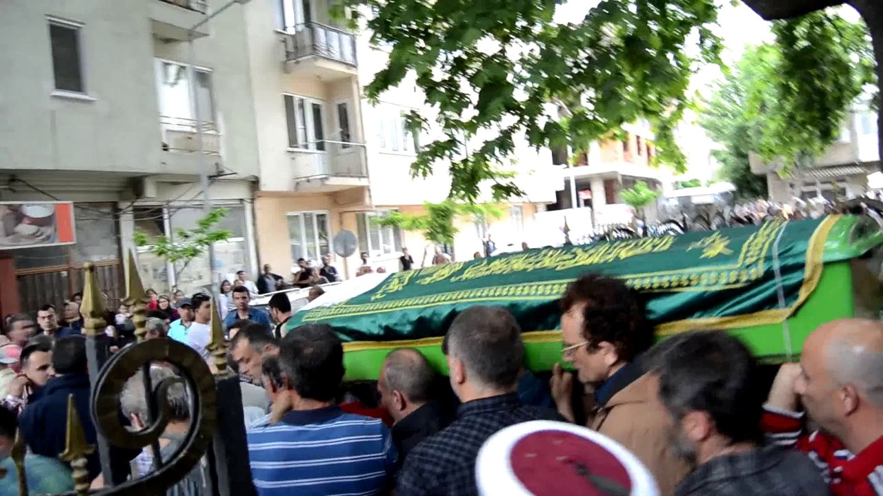 hasan öğrenir cenaze töreni