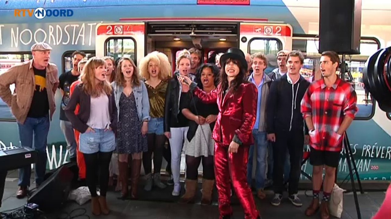 Ellen ten Damme neemt eigen trein in gebruik - RTV Noord