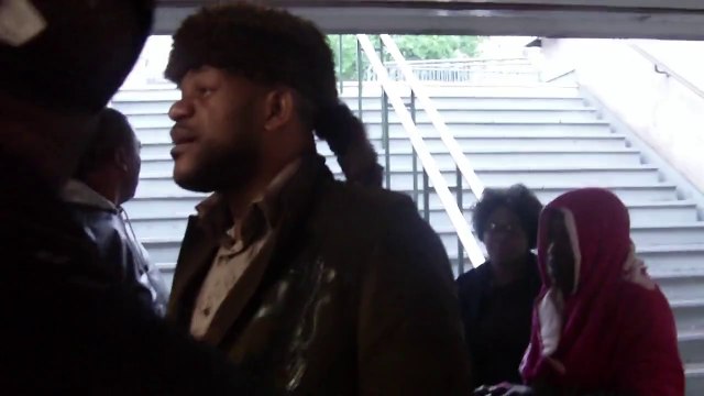 Interpelation en live d'un colaba par Odon Mbo et les autres combattants à la traque de Kabila à Paris