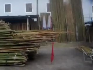 Interesting Way to Unload Cargo