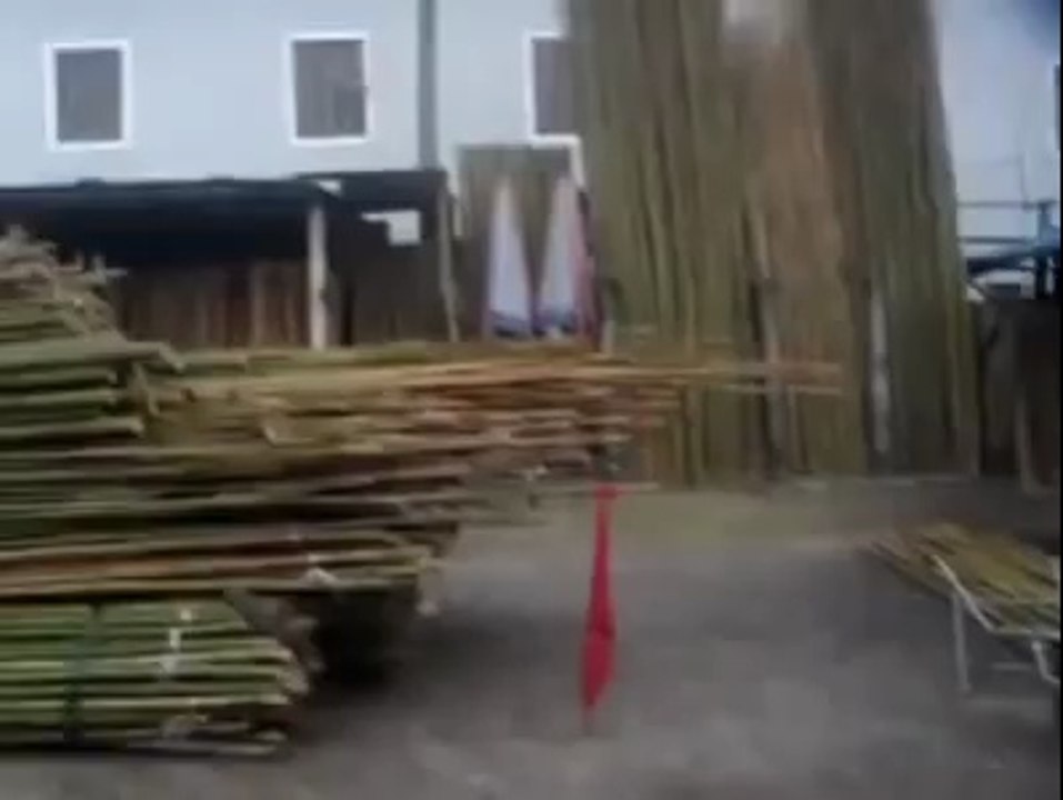 Interesting Way to Unload Cargo