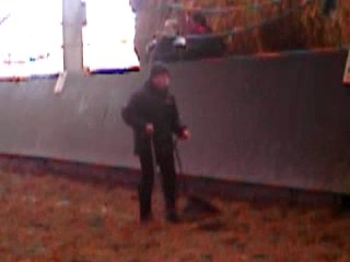 Pin's qui rammasse le crottin