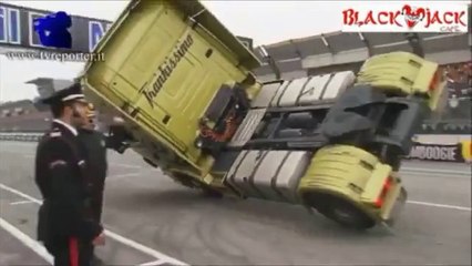 Kamyonla 2 Teker Üstünde Giden Çılgın