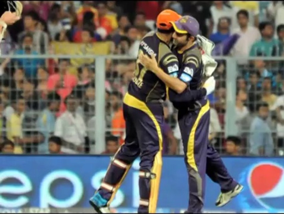 Virat Kohli cries as RCB out of IPL 7 - IANS India Videos