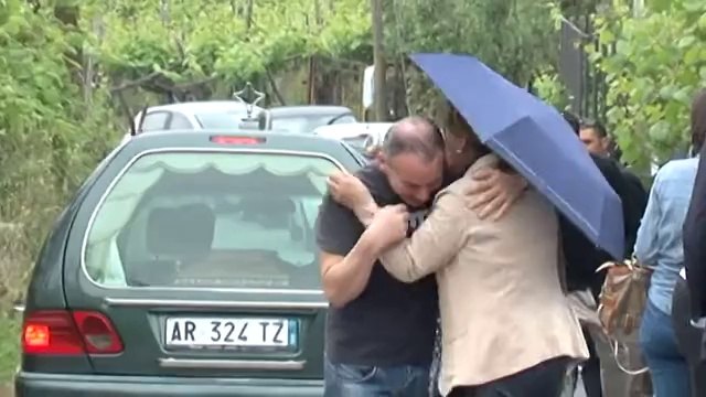 Boscotrecase (NA) - Omicidio, 80enne spara al vicino dopo una lite -live- (23.05.14)