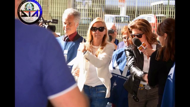 Roma - L'arrivo di Chiara Izzo all'aeroporto di Fiumicino (23.05.14)