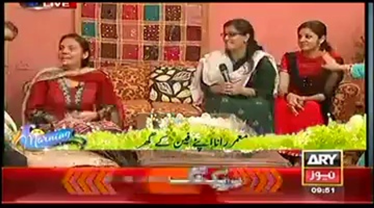 Pakistani Film Actor Moammar Rana telling how she met her wife and how they got married