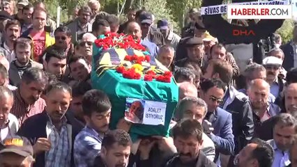 Uğur Kurt Sivas'ta Toprağa Verildi 1