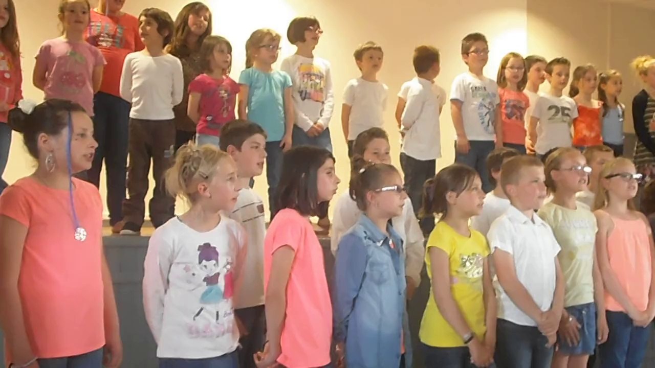 Spectacle des enfants pour la fête des mamans