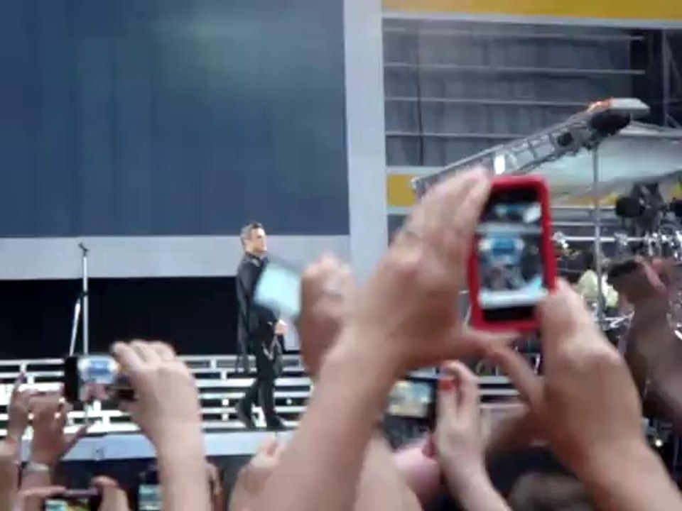 Robbie Williams Intro