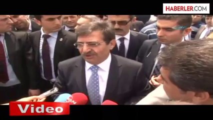 Bakan Deprem Anını Böyle Yaşadı