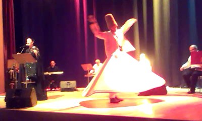 SESLENDİREN: EMİNE SEVİNÇ ÖKSÜZOĞLU / ESER: SEVDİM SENİ MABUDUMA