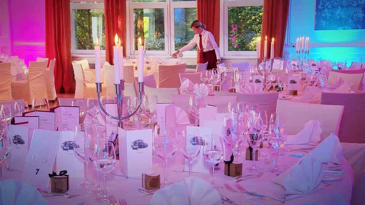 Hochzeitslocation parkhaus hügel