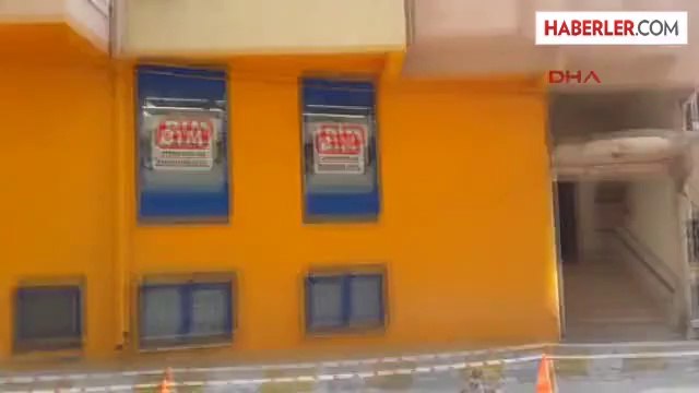 Gelibolu AK Parti İlçe Başkanlığının Bulunduğu Binada Çatlaklar Oluştu