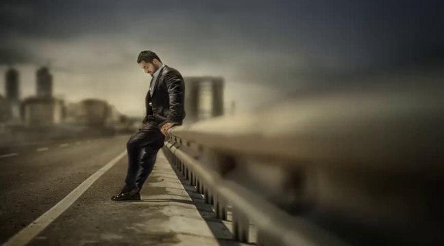 Turgay Başyayla - Başımda Bir Sevda Döner