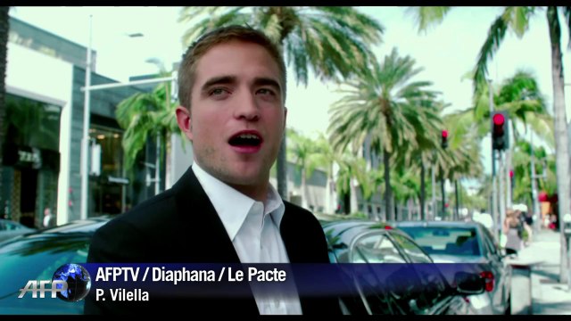 Spall y Moore, mejores actores en Cannes