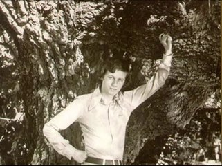 Esin Engin  SEVMESİN YETER