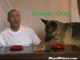 Köpek ve sahibi yemek yarışı yaparsa