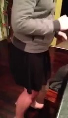 Popoyla Alkış Tutan Kadın