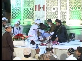 Owais Raza Qadri wajd K Aalam me gir gay